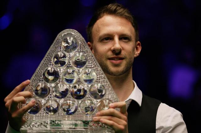 了众多目光 了众多目光