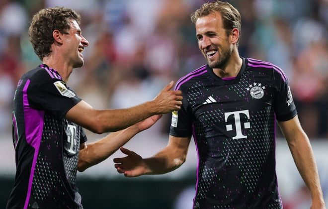 足球赛场上 足球赛场上